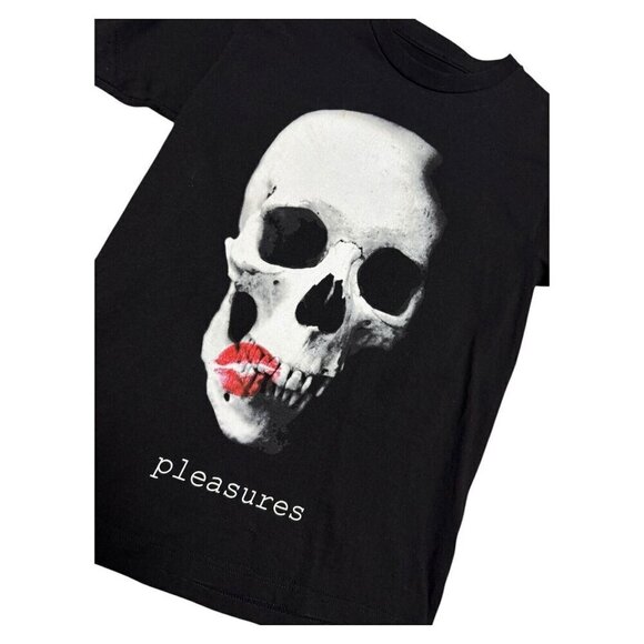 PLEASURES Make Out Skull Black Designer Streetwear Tee Shirt Mens Small - Picture 3 of 5